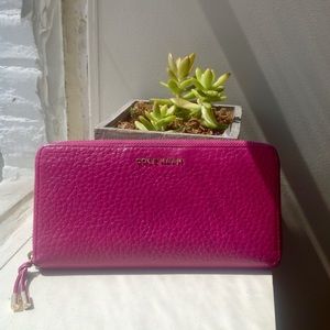 Offers Welcome✨ Cole Haan Magenta Leather Wallet